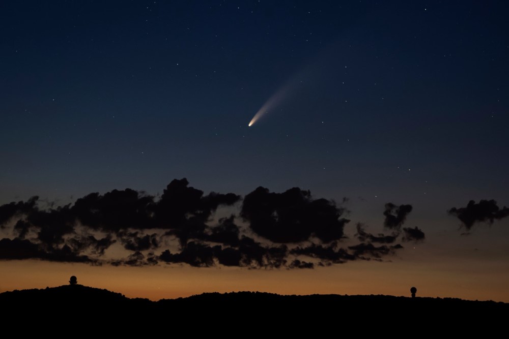 Sao chổi sáng nhất 23 năm thống trị màn đêm thế giới - 10
