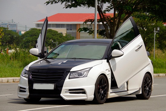 Nở rộ trào lưu độ cửa xe cắt kéo tại Việt Nam - ảnh 5