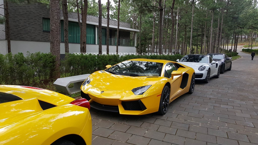 Đoàn siêu xe Việt Nam Team