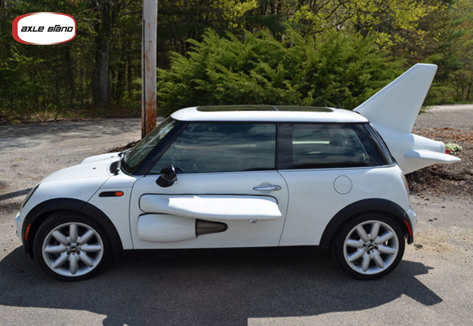 Đây là xe MINI Cooper hay máy bay? - ảnh 2