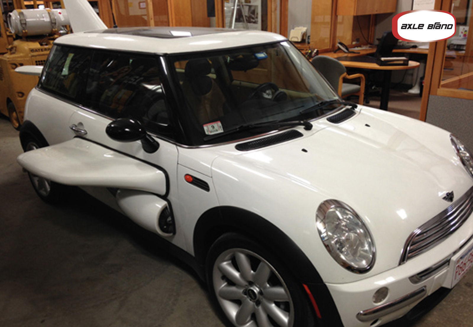 Đây là xe MINI Cooper hay máy bay? - ảnh 6