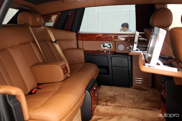 Ngắm xe Rolls-Royce Phantom Oriental Sun của đại gia Lê Thanh Thản - ảnh 10