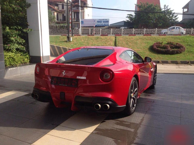 Rộ tin đồn đại gia Thanh Hóa tậu Ferrari F12 Berlinetta sau Bentley Mulsanne Speed - ảnh 4