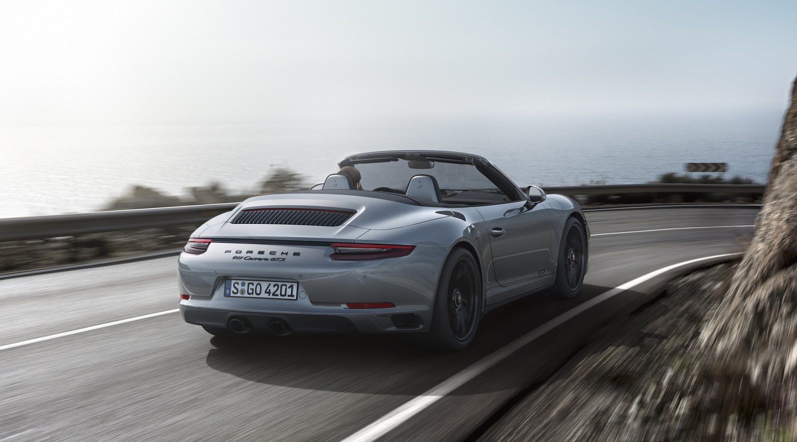 Porsche 911 GTS 2017 tăng thêm 20 mã lực, giá từ 3 tỷ Đồng - ảnh 6