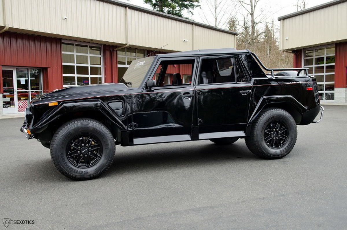 Xe quân sự đầu tiên của Lamborghini - LM002 được rao bán - ảnh 2