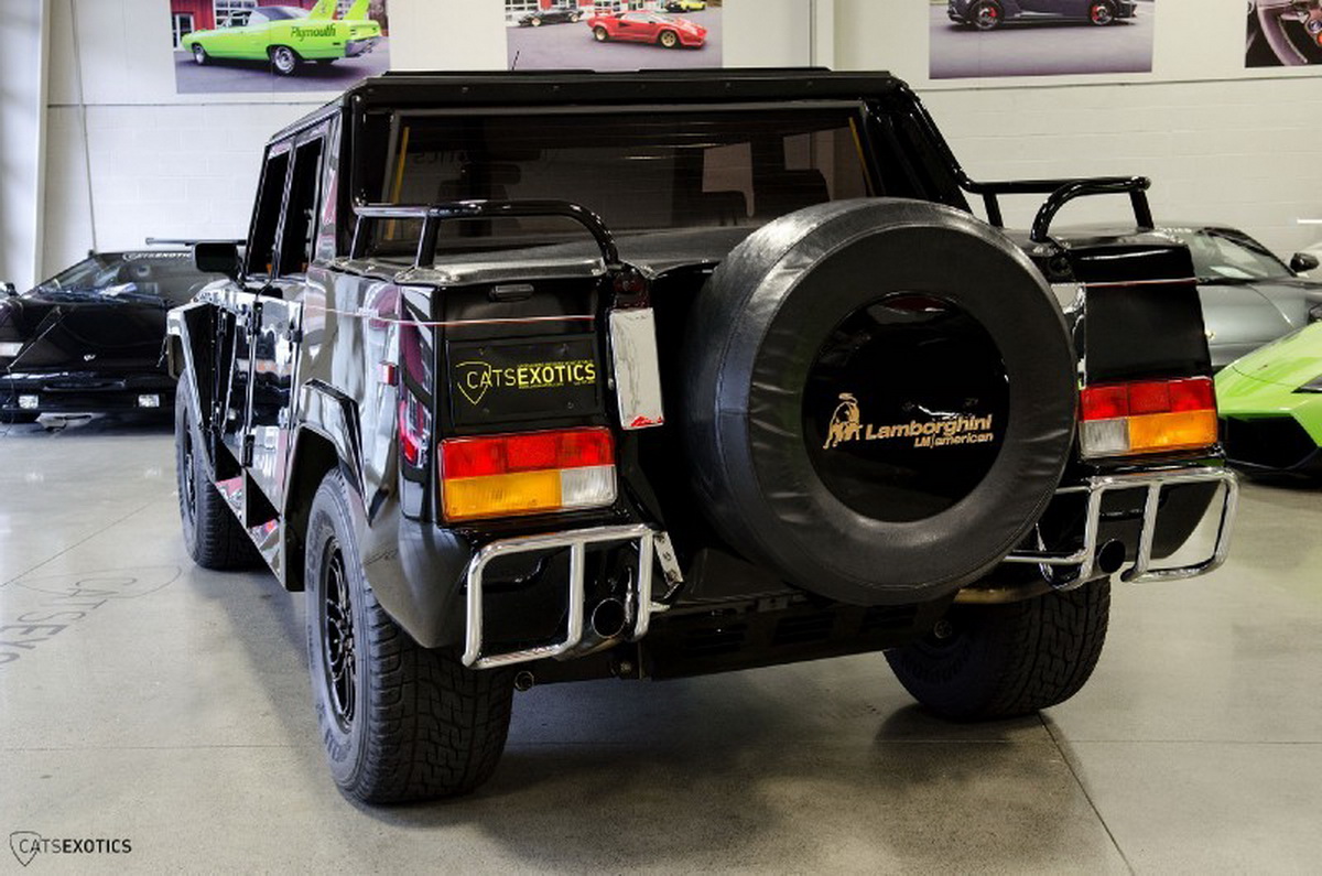 Xe quân sự đầu tiên của Lamborghini - LM002 được rao bán - ảnh 3