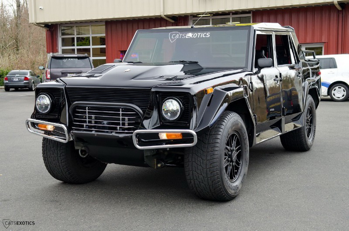 Xe quân sự đầu tiên của Lamborghini - LM002 được rao bán - ảnh 4