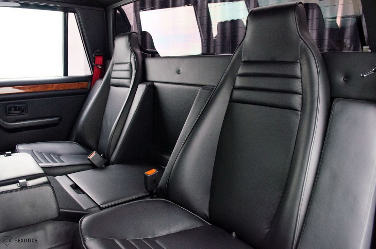 Xe quân sự đầu tiên của Lamborghini - LM002 được rao bán - ảnh 9