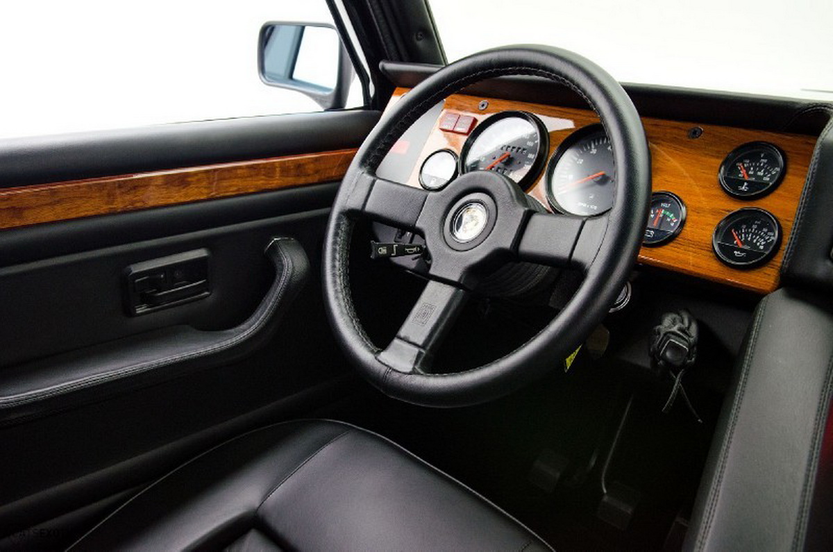 Xe quân sự đầu tiên của Lamborghini - LM002 được rao bán - ảnh 10