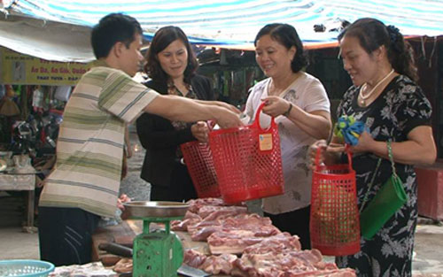 Bắc Ninh: Phụ nữ với phong trào “Xây dựng gia đình 5 không, 3 sạch” - ảnh 1