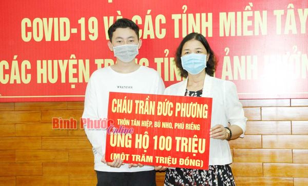 2 học sinh lớp 9 ủng hộ 200 triệu đồng phòng chống Covid-19