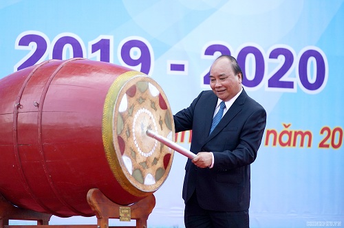 Nghe VietNamNet: Thủ tướng: Dạy chữ đã quan trọng, dạy người càng quan trọng hơn