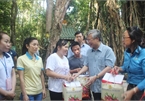 Thường trực Ban Bí thư tặng quà gia đình chính sách, người nghèo ở Đồng Nai