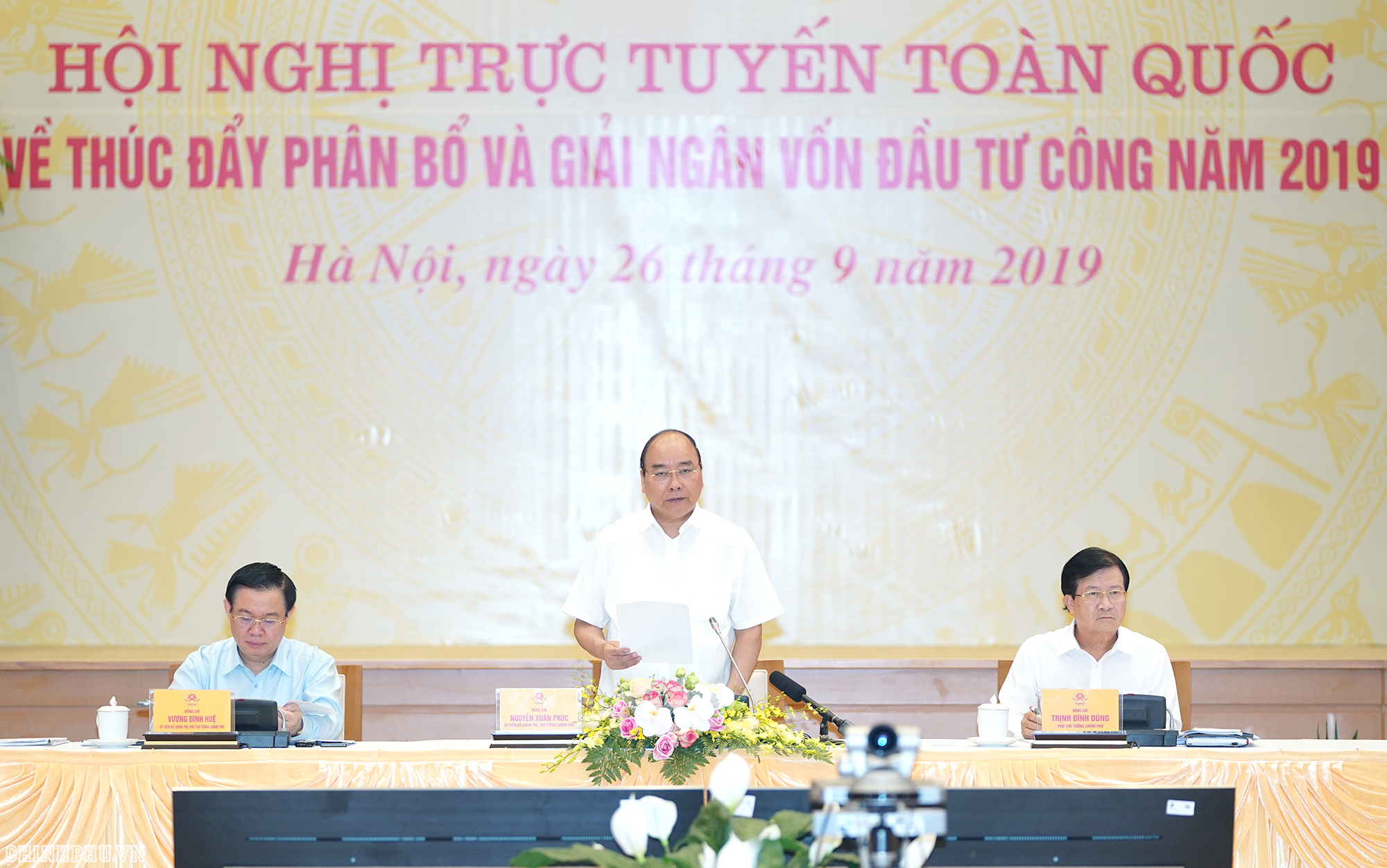 Nghe VietNamNet: Thủ tướng nêu 4 hậu quả lớn từ 'nút thắt cổ chai' chậm giải ngân