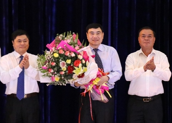 Công bố quyết định của Bộ Chính trị về công tác cán bộ