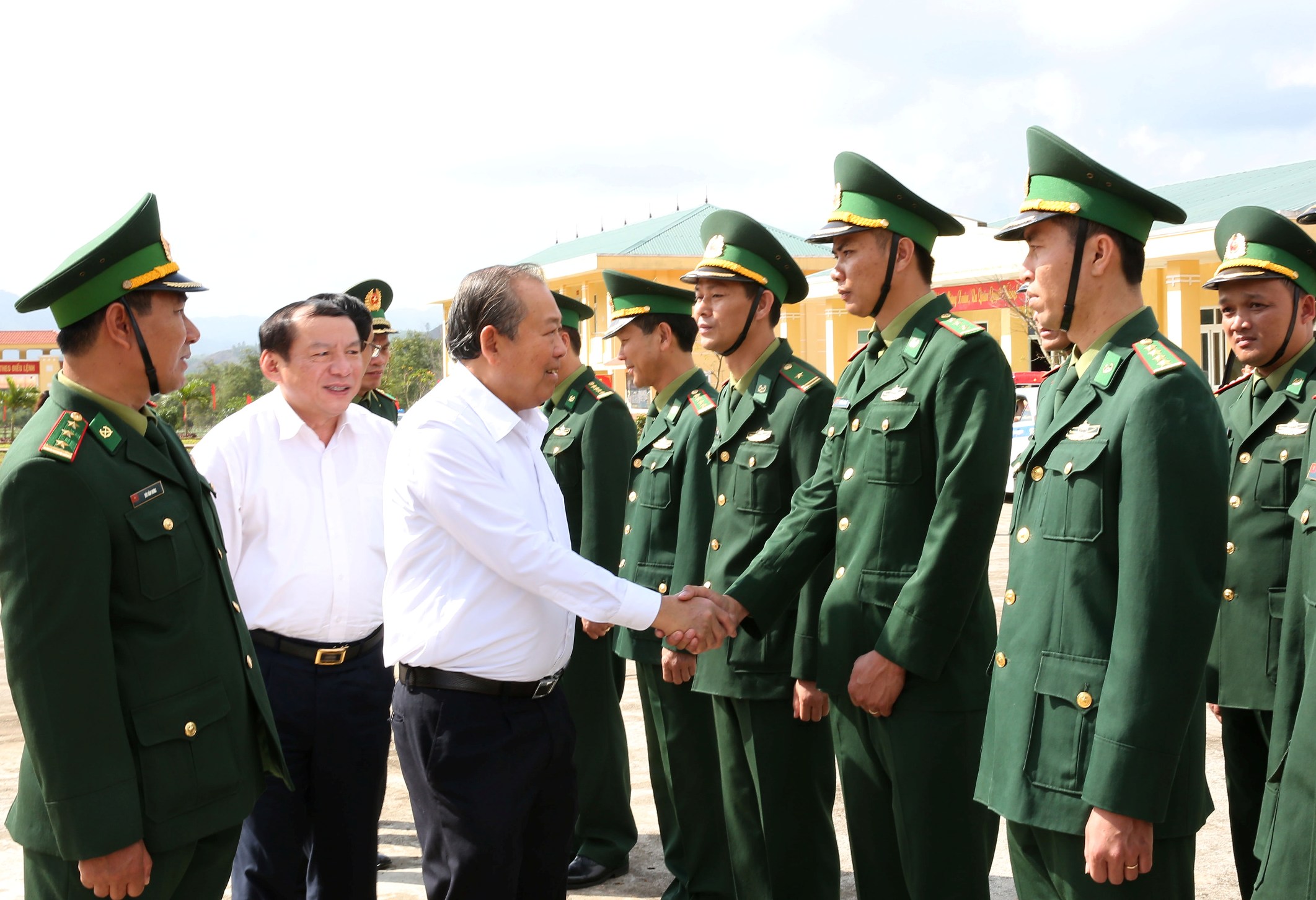 Nghe VietNamNet: Phó Thủ tướng thăm, chúc Tết cán bộ, chiến sĩ Biên phòng Quảng Trị