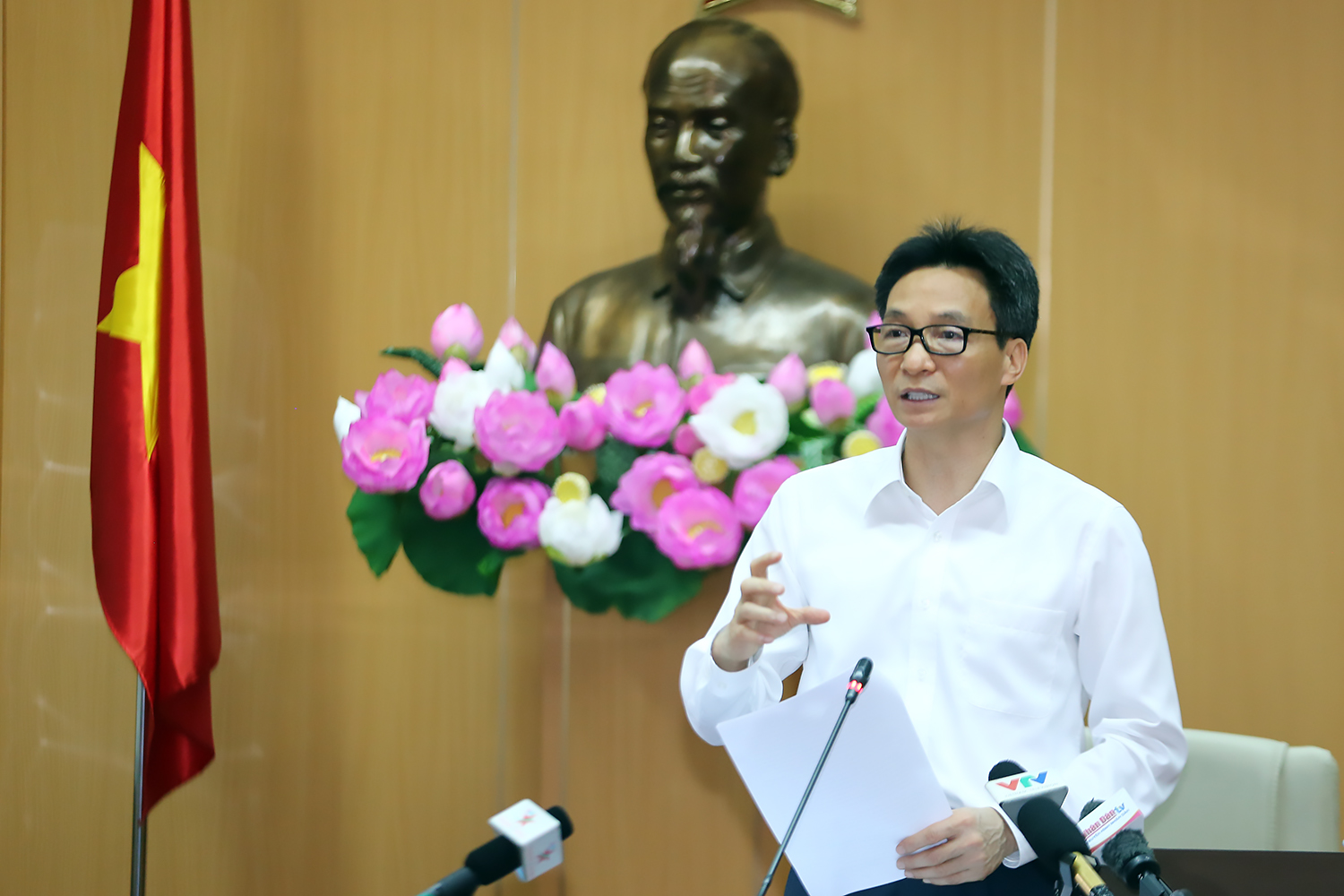 Dịch bệnh còn kéo dài, tiến tới chung sống an toàn với Covid-19