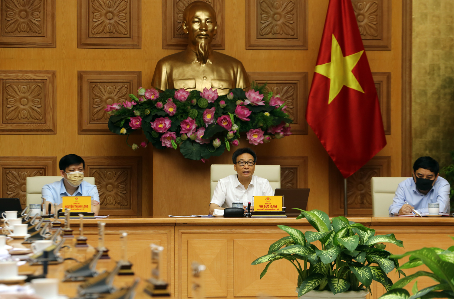 Không để dịch Covid-19 xâm nhập vào cơ quan công quyền, trường học