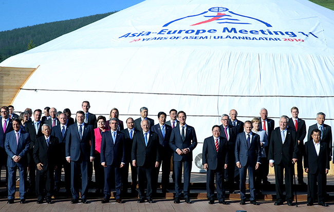 TTCP Nguyễn Xuân Phúc tiếp xúc song phương bên lề HNCC ASEM 11 - ảnh 1