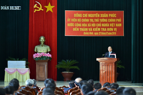 Thủ tướng thăm Lữ đoàn bảo vệ tuyến đảo Đông Bắc Tổ quốc - ảnh 2