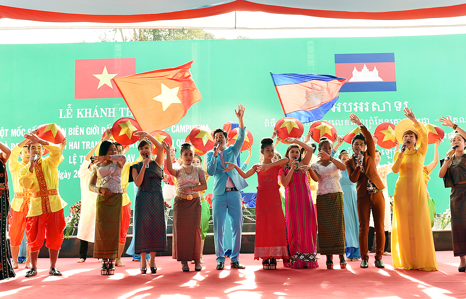 Việt Nam, Campuchia khánh thành mốc giới số 30 trên đất liền - ảnh 4