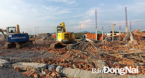 Sập công trình ở Trảng Bom, 10 người chết, 17 người bị thương