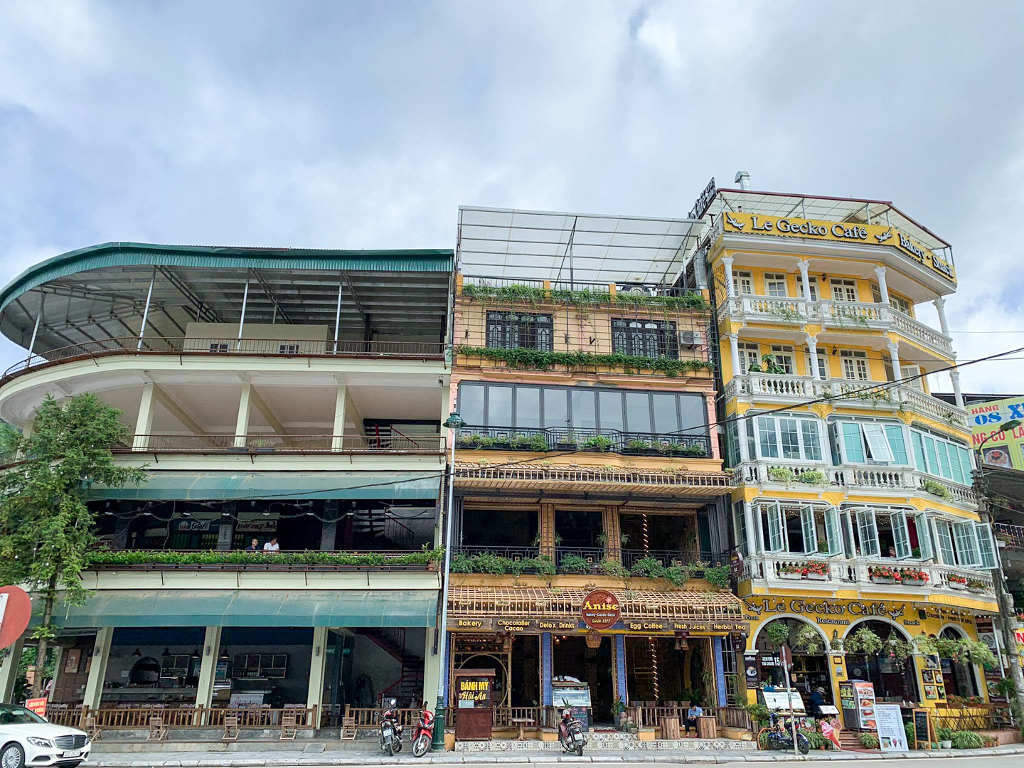 Các nhà hàng, khách sạn những ngày này luôn tình trạng