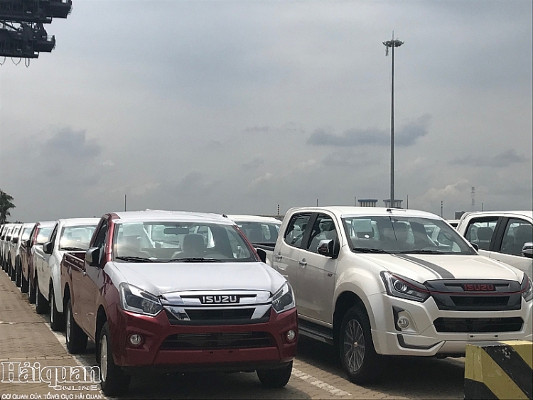 hon 6400 xe o to nhap khau ve tphcm