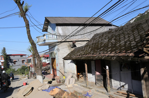 Sa Pa “lên cơn sốt” xây nhà nghỉ, khách sạn - ảnh 13