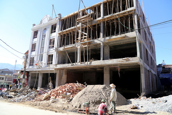 Sa Pa “lên cơn sốt” xây nhà nghỉ, khách sạn - ảnh 6