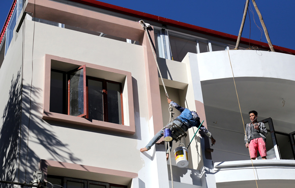 Sa Pa “lên cơn sốt” xây nhà nghỉ, khách sạn - ảnh 8