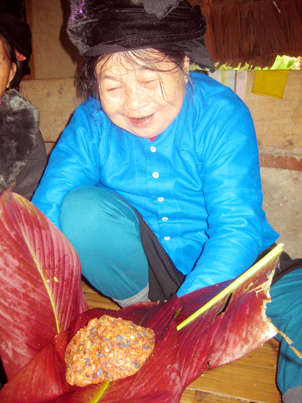 Lạ miệng với món xôi cọ của người Tày - ảnh 4