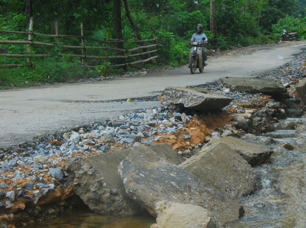 Tỉnh lộ 158, đoạn Mường Vi – Bản Xèo nát tươm sau mưa - ảnh 3