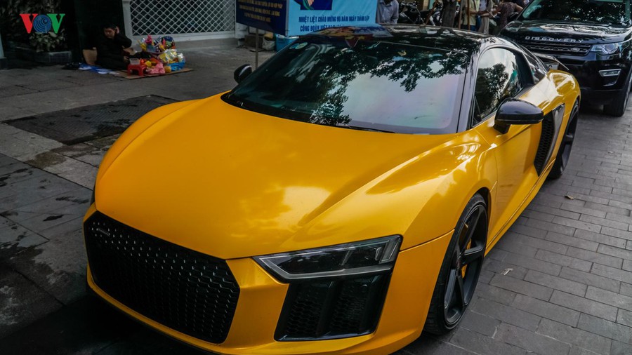 Audi R8 V10 Plus của Cường 