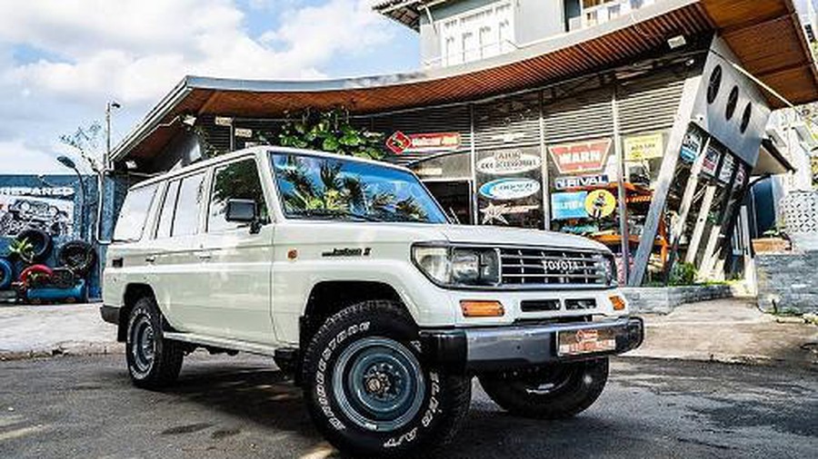Thợ Việt hồi sinh Toyota Land Cruiser cũ thành như mới