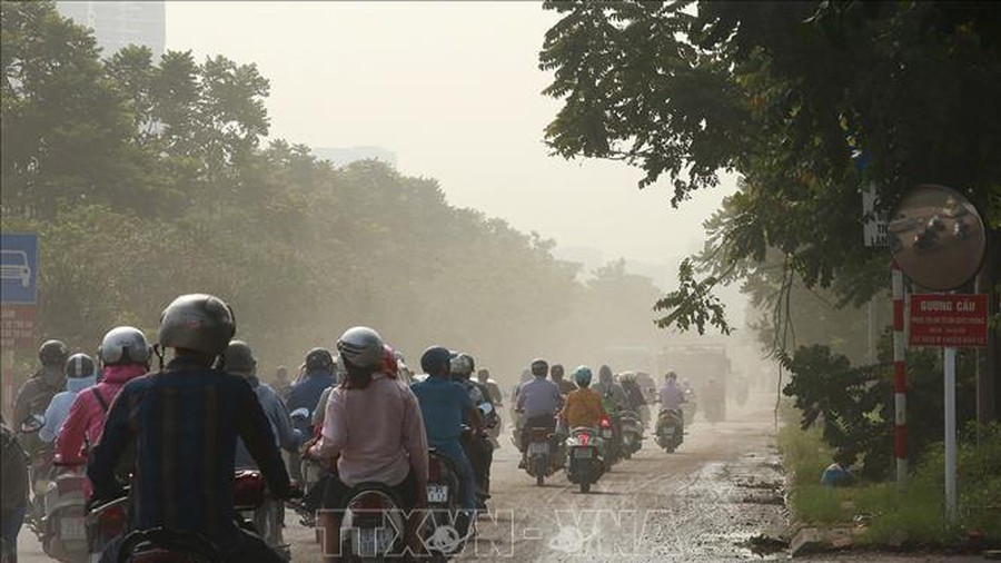 Nghe VietNamNet: Chất lượng không khí Hà Nội đang ở mức kém, chủ yếu là ô nhiễm bụi