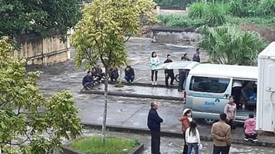 Nghe VietNamNet: Nguyên Phó Giám đốc bệnh viện huyện Kim Sơn tử vong dưới ao