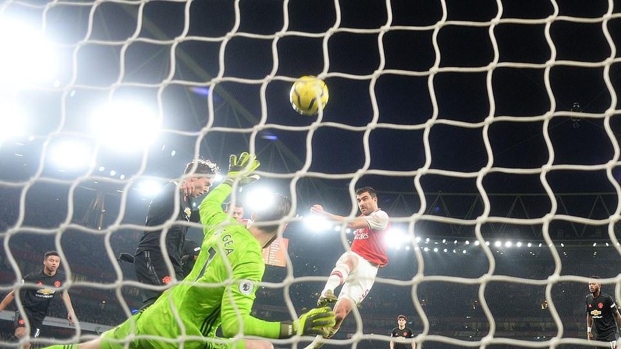 Nghe VietNamNet: Arsenal khiến M.U 'nếm trái đắng' ngay ngày đầu Năm mới