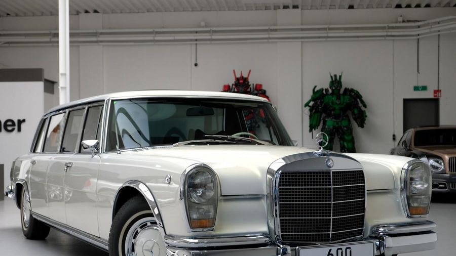 Cận cảnh Mercedes-Benz 600 Pullman đời 1975, giá 2,6 triệu USD