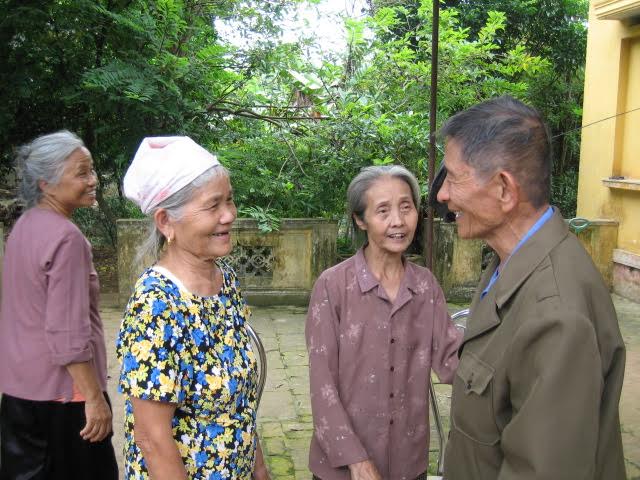 Vĩnh biệt người anh hùng giữa cỏ - ảnh 2