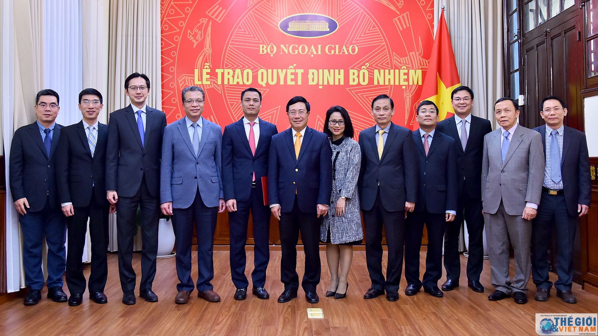 trao quyet dinh bo nhiem tro ly uy vien bo chinh tri pho thu tuong bo truong bo ngoai giao