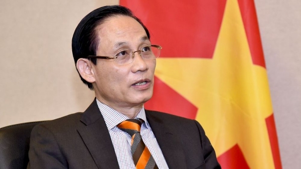 Thứ trưởng Ngoại giao Lê Hoài Trung trả lời phỏng vấn về Luật Thỏa thuận quốc tế