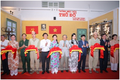 Triển lãm “ Sống mãi với Thủ đô” mở cửa đến hết tháng 1/2017 - ảnh 1