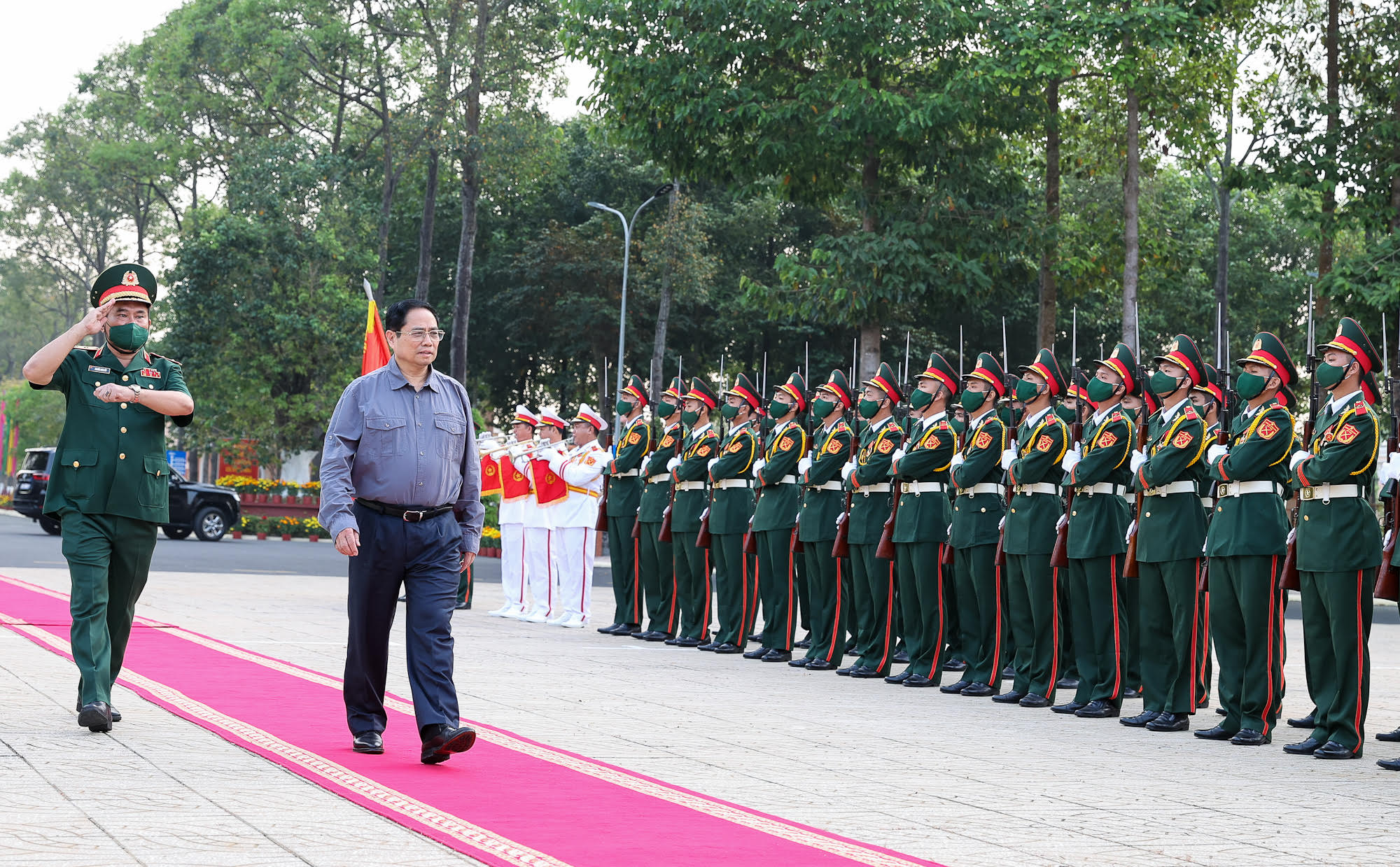 Đón người dân về quê an toàn, chăm lo để mọi người đều có Tết, bù đắp lại những khó khăn, mất mát do dịch bệnh - Ảnh 7.