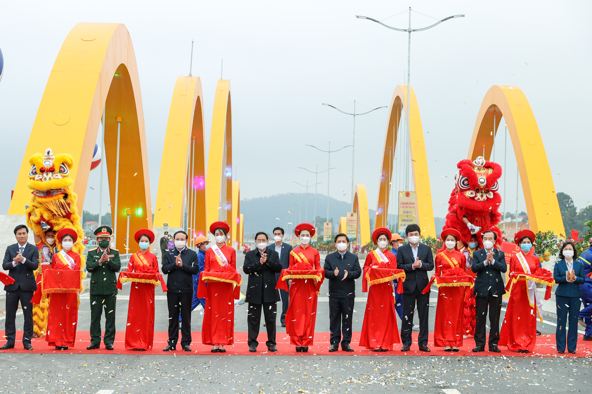 Thủ tướng Phạm Minh Chính: 8 ý nghĩa lớn từ 'những dự án của lòng dân' tại Quảng Ninh - Ảnh 1.
