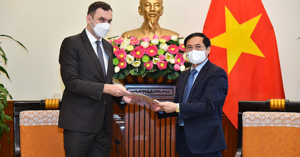 Foreign minister asks Poland to provide shelters for Vietnamese from Ukraine