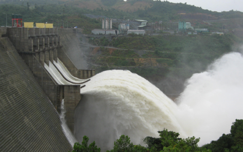 Low water levels cause losses for Vietnamese hydropower firms