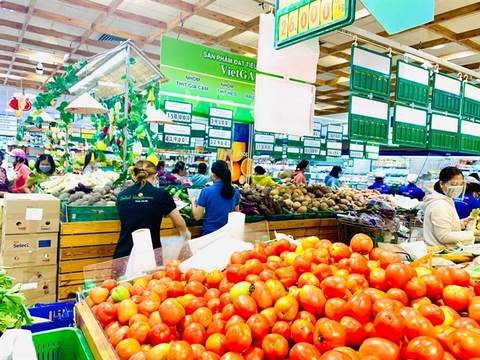 HCM City faces severe shortage of vegetables, eggs