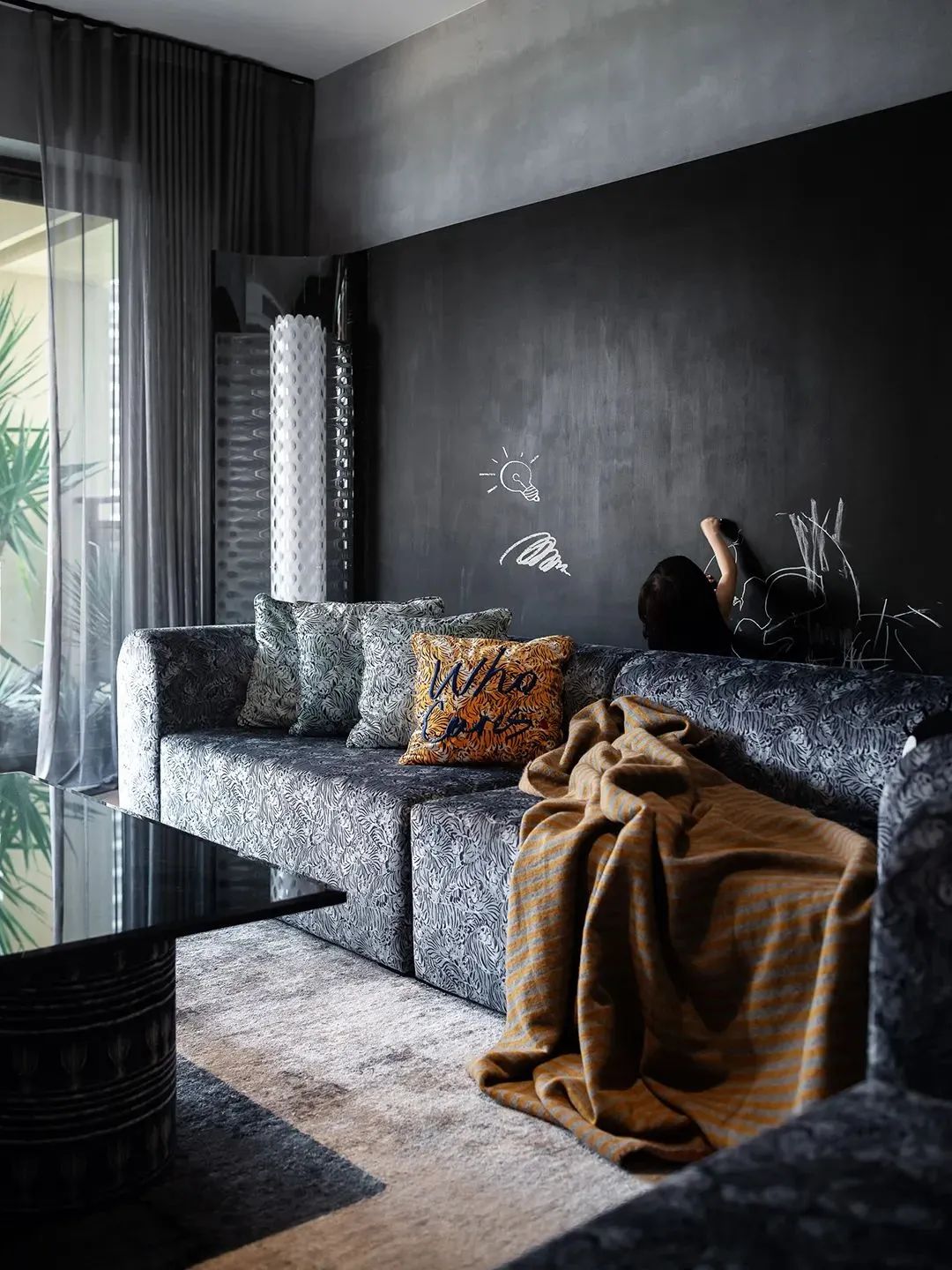 Từng ăn rau sống qua ngày để tiết kiệm mua nhà trên thành phố lớn, cặp vợ chồng quyết định về quê xây biệt thự - Ảnh 3.