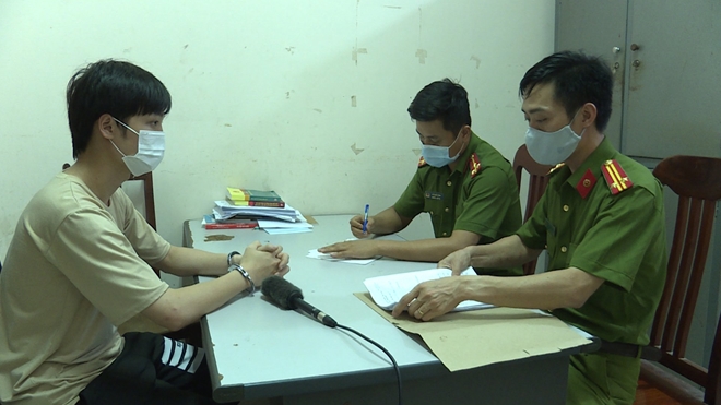 Vụ phát tán clip thác loạn bar Sunny: 3 đối tượng khai thấy cơ hội để tăng truy cập cho website - Ảnh 1.